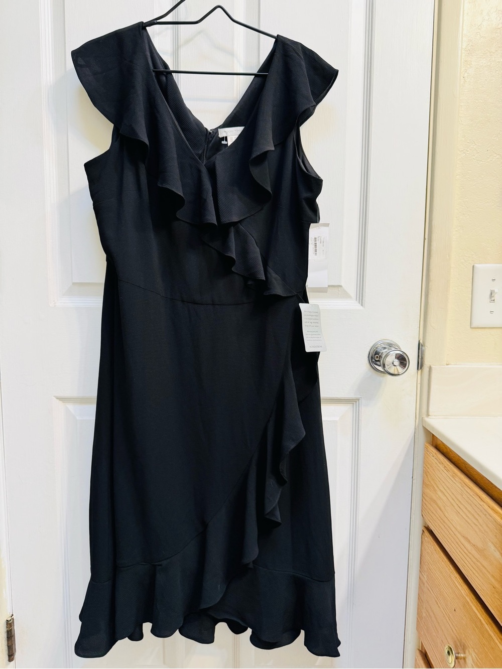 NWT: London Times Womens Black Ruffle V-Neck Dress Size 14